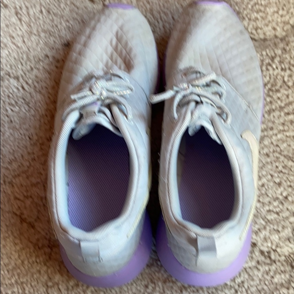 Nike Roche - Picture 3 of 5